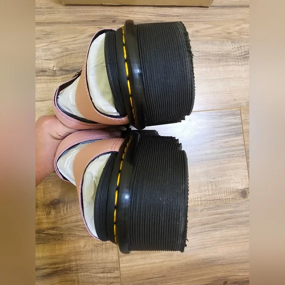 Dr. Martens VOSS WOMEN'S LEATHER STRAP PLATFORM SANDALS, size US 8 - Picture 9 of 12